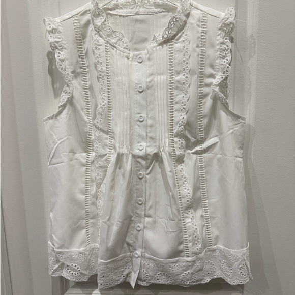 Tops - NEW Elegant White Lace Trim Blouse